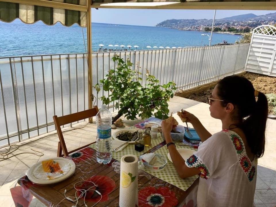 Apartmán Perfect Wave A 10 M Dal Mare Sanremo Exteriér fotografie